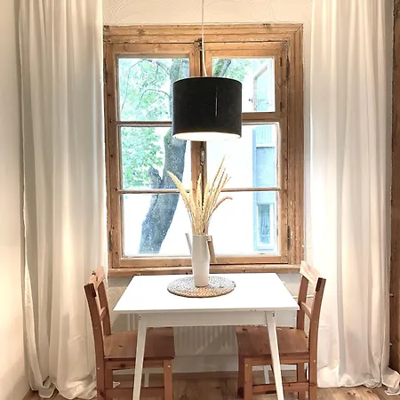 Lovely 1-bedroom In The Heart Of 아파트 *